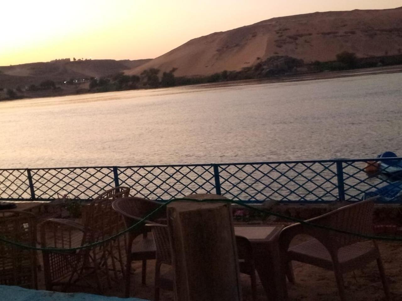 Готель Hooly Nubian Асуан Екстер'єр фото